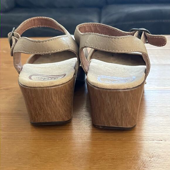 Dansko Women’s Leather Ankle Strap Clogs Size 37 Beige Tan Closed Toe Mary Jane - Picture 5 of 8